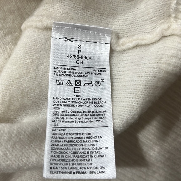 Banana Republic ivory sweater, size S, NWT. - Picture 7 of 7